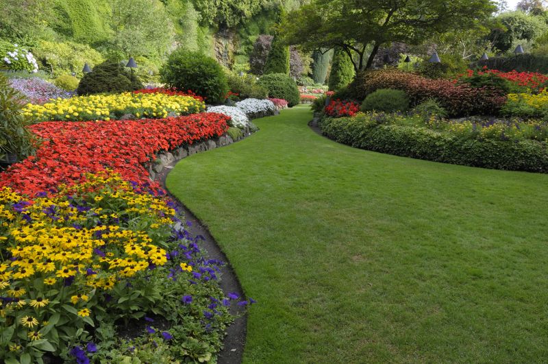 Flower Bed Mulching in Ventura County, CA